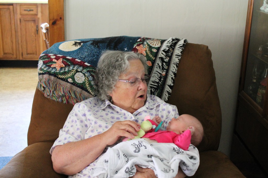 Edith meeting her great-great grammy for the first time Edith meeting her great-great grammy for the first time
